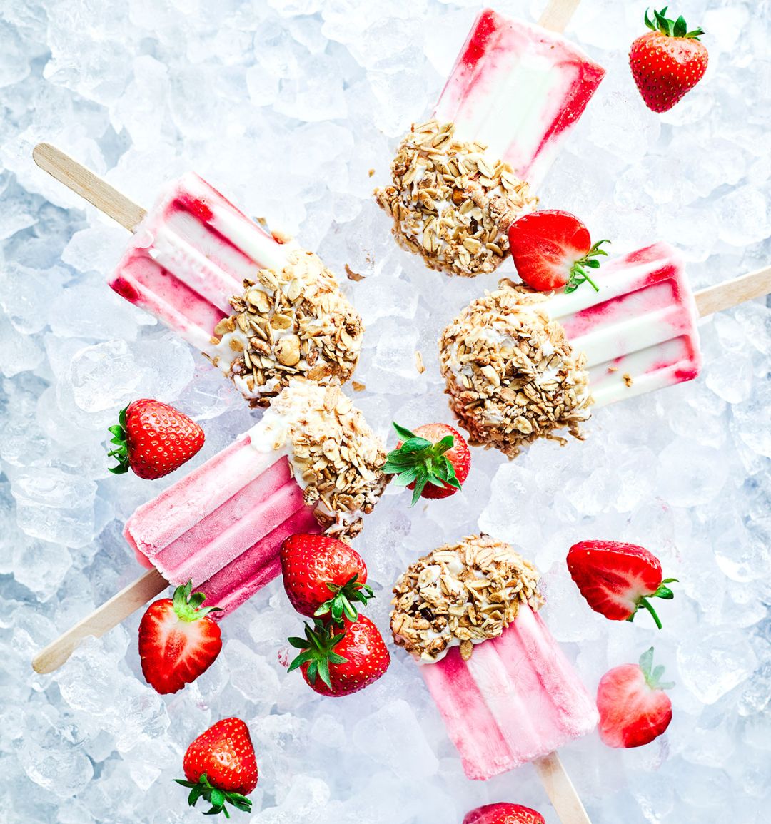 Strawberry yogurt lollies with granola