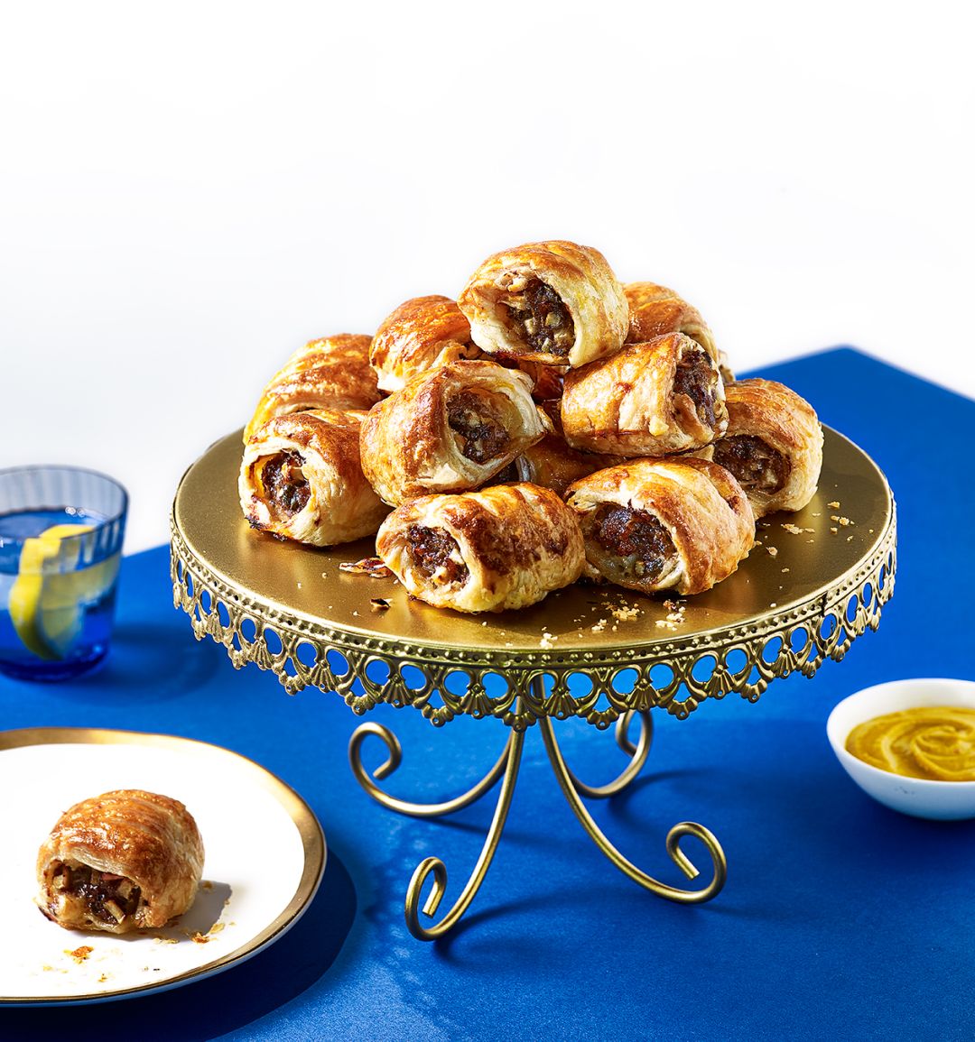 Apple and sage sausage rolls