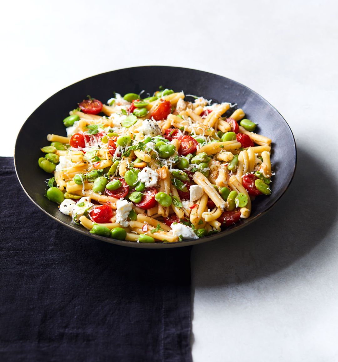 Pasta with broad beans, mint and ricotta