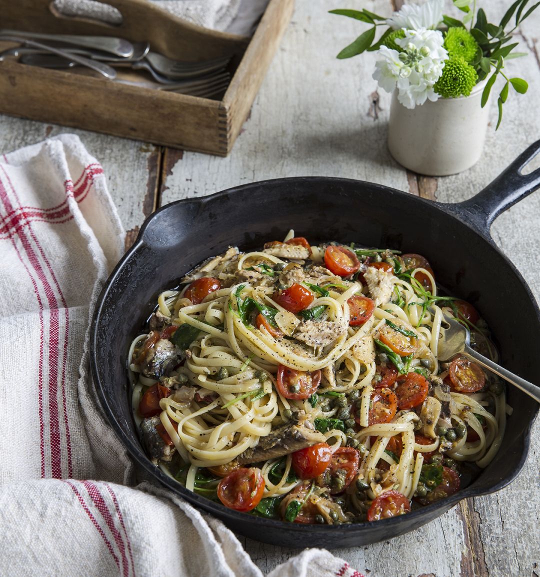 Sardine and tomato spaghetti