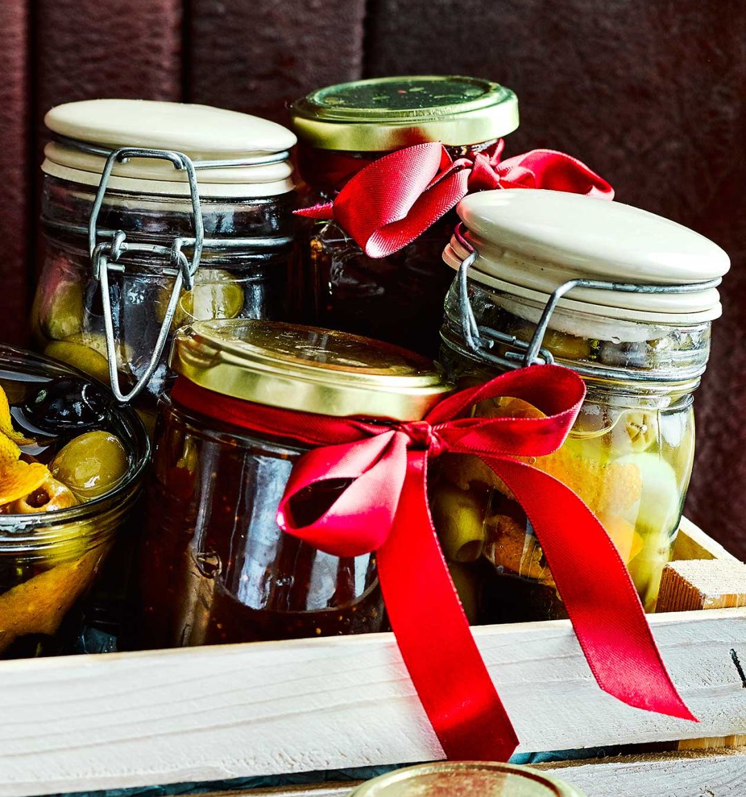 Fig and apple chutney