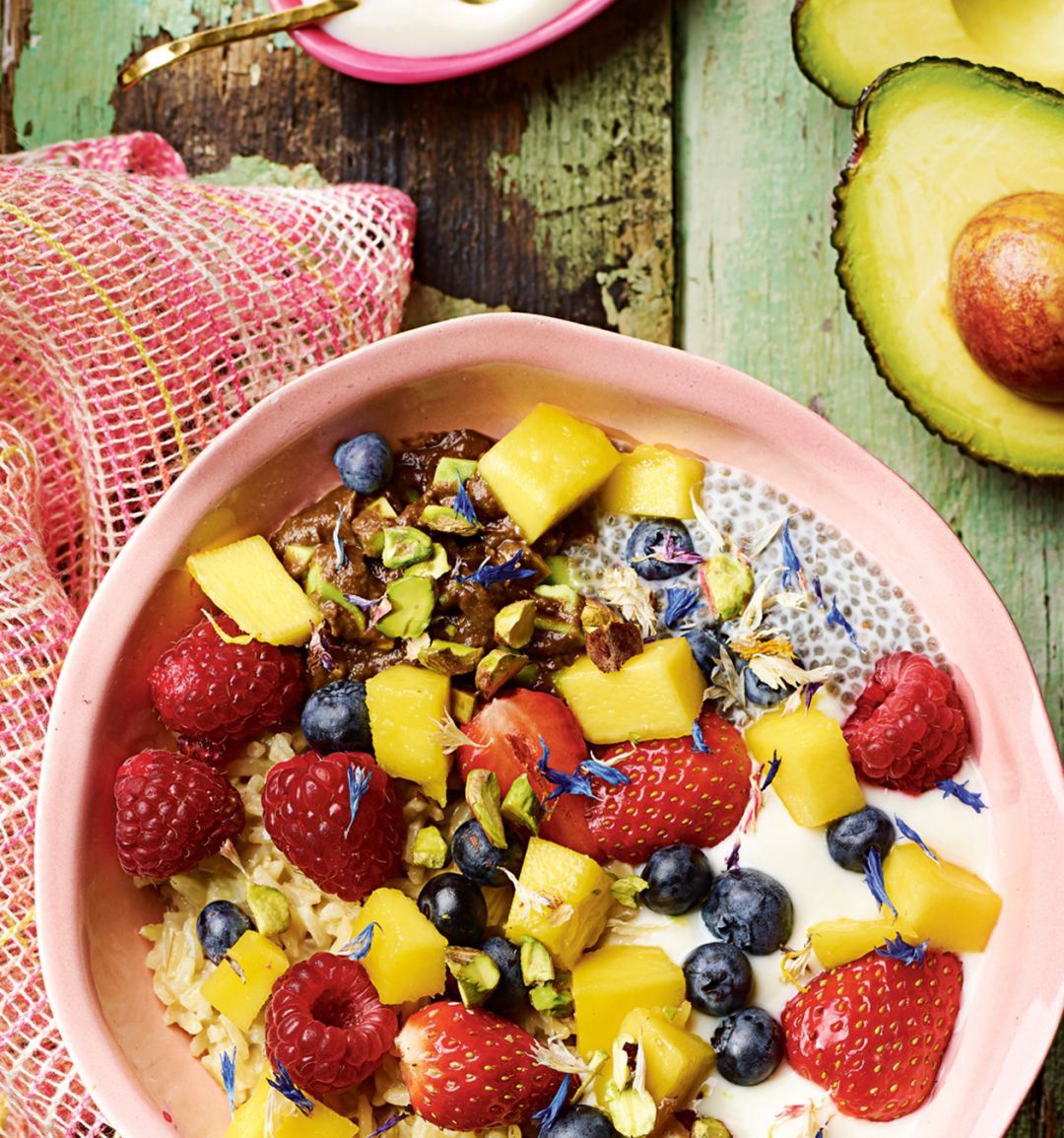 Alpro fruity breakfast Buddha bowl