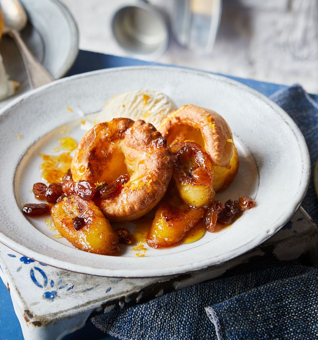 Sweet Yorkshire puddings with golden syrup and caramelised bananas