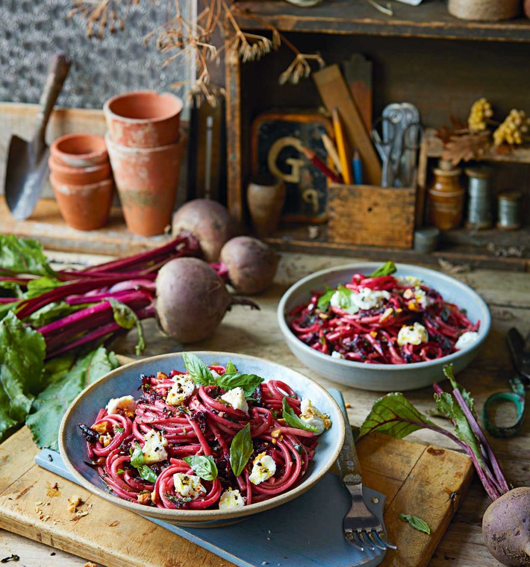 Nutty beetroot pesto pasta