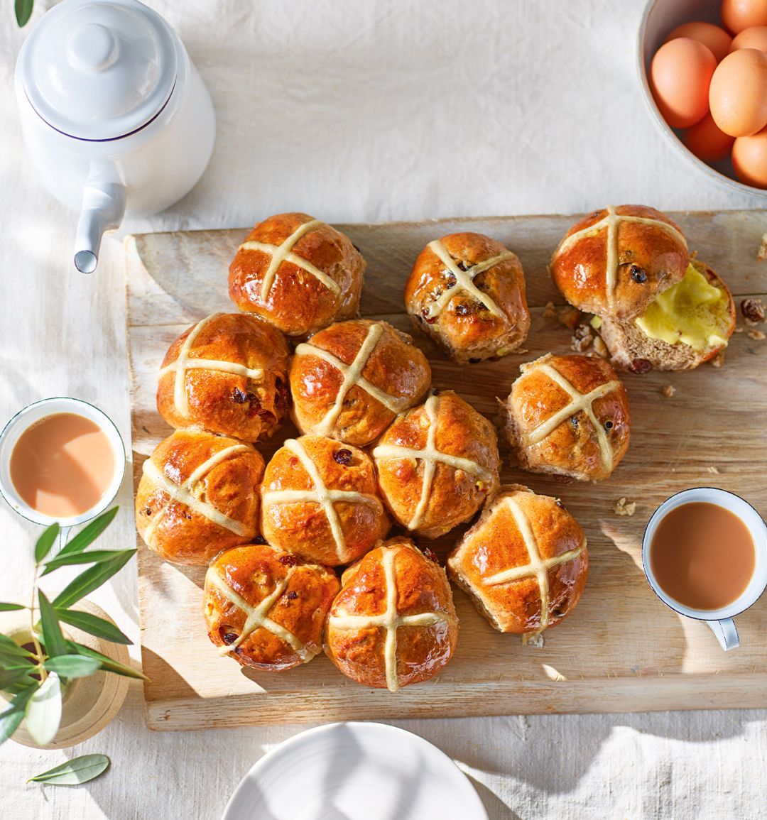Tear-and-share ultimate hot cross buns