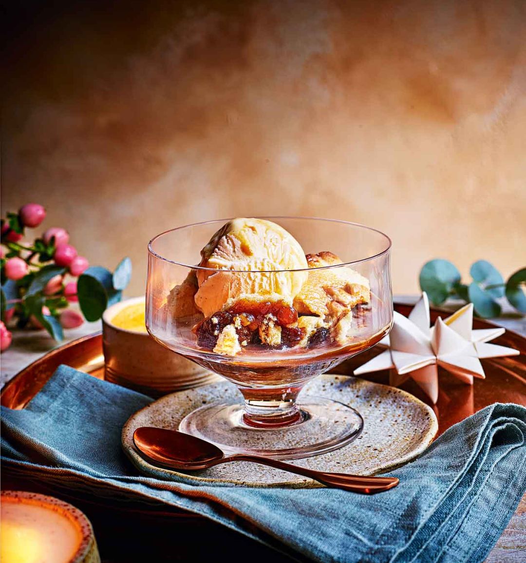 Mince pie affogato