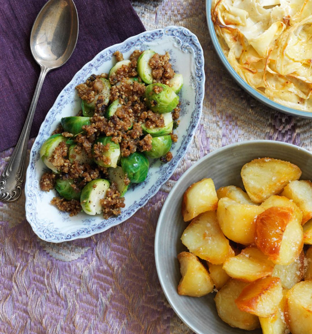 Sprouts with chestnut crumble