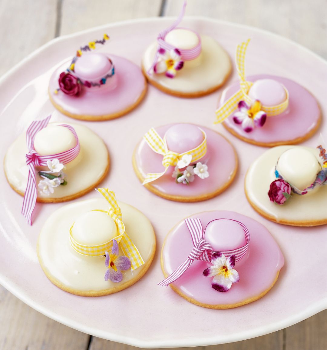Easter bonnet biscuits