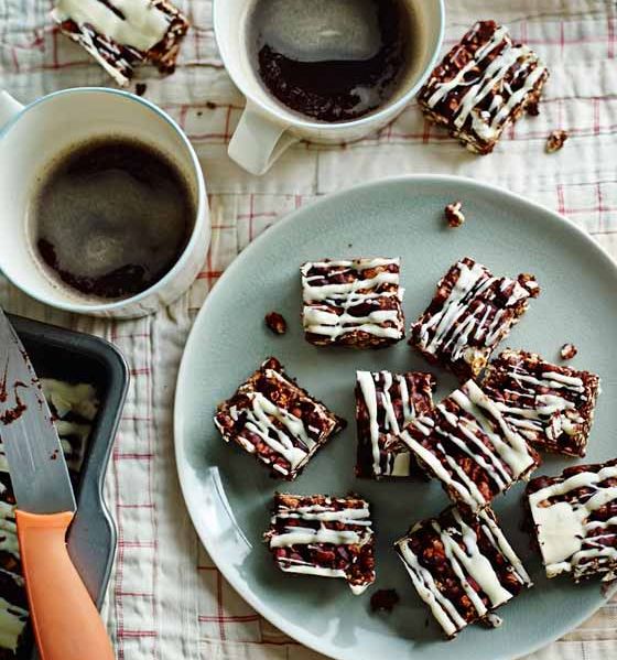 Chocolate cinnamon popcorn squares 