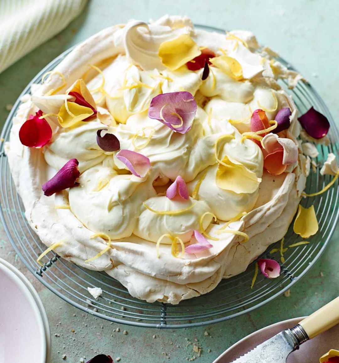 Lemon chiffon pavlova