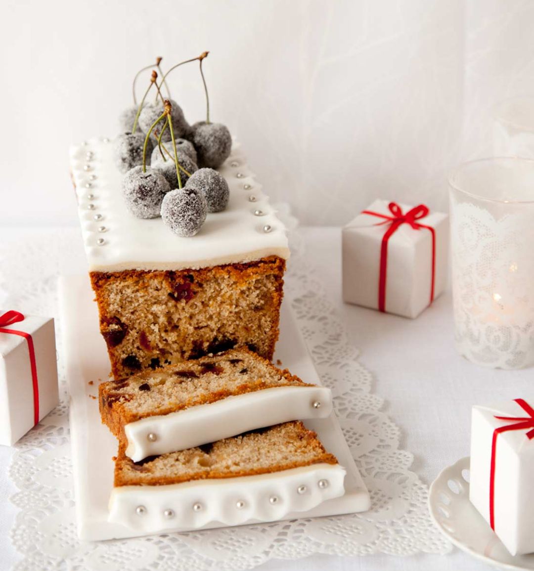 Iced cherry and almond cake 