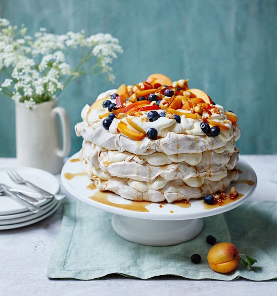 Cinnamon maple pavlova with hazelnut praline 