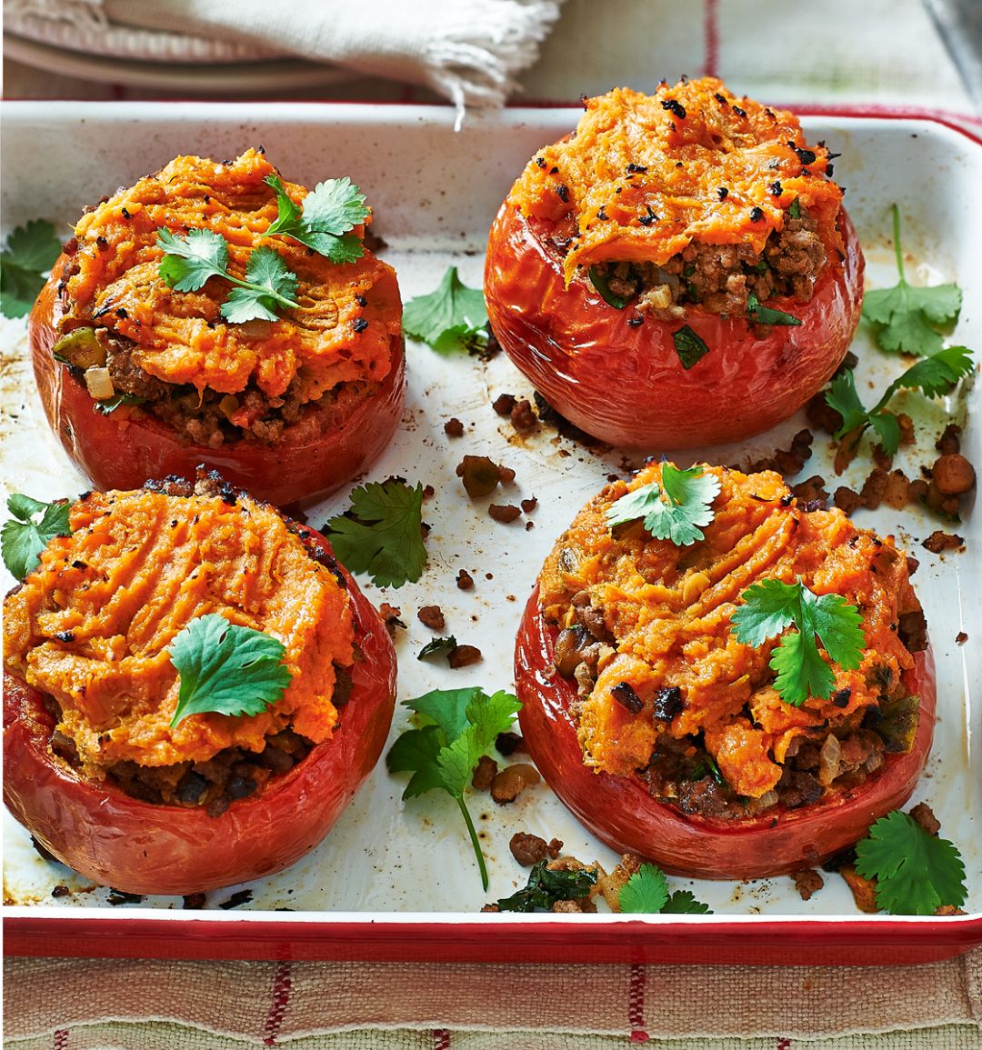 Moroccan minced beef-stuffed tomatoes