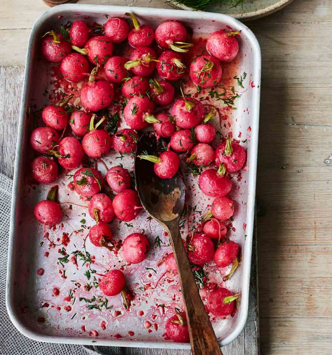 Roasted radishes with dill