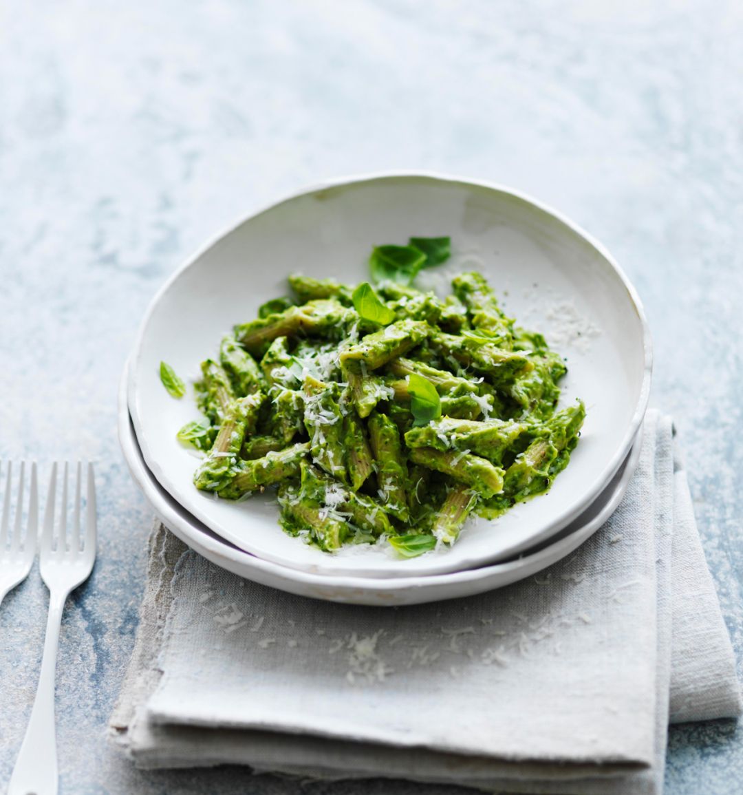 Wholewheat pasta with lemon avocado sauce
