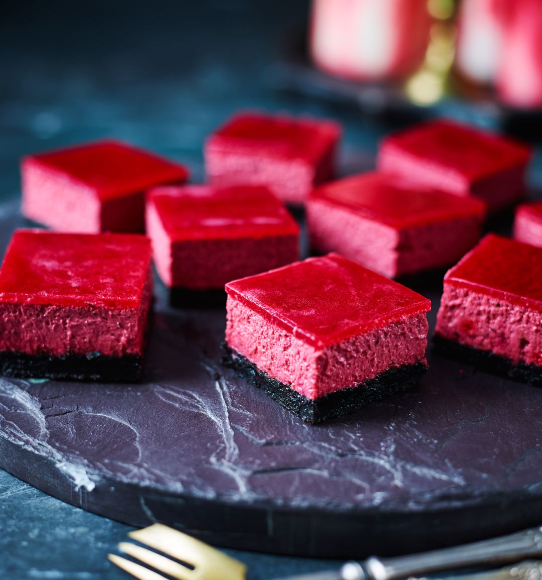 Red velvet cheesecake 