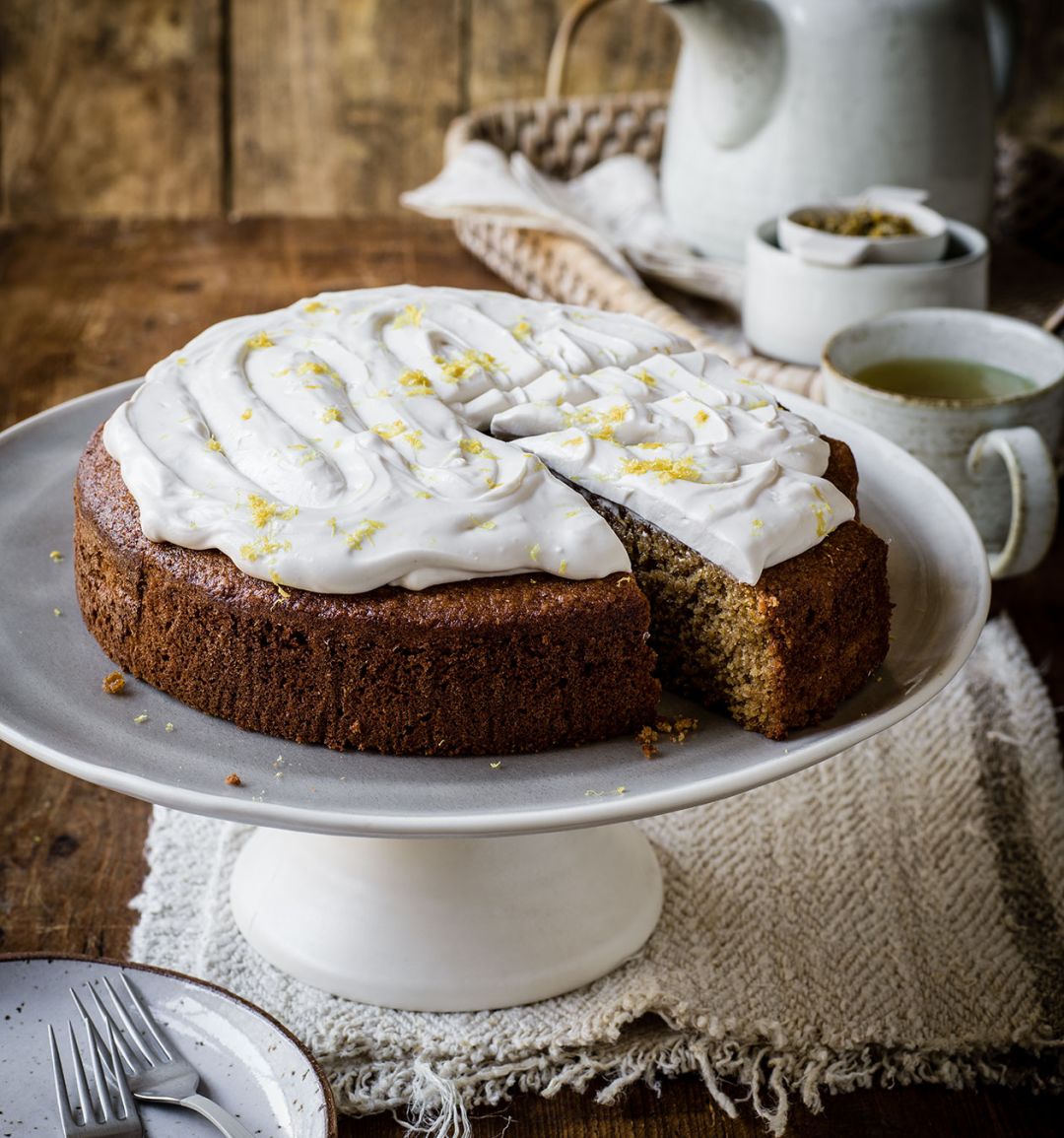 Camomile, lemon and polenta cake 