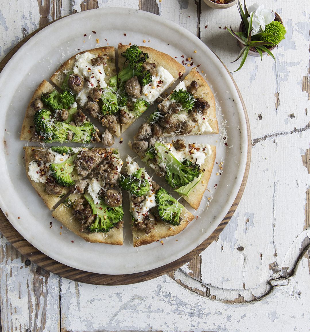 Spicy sausage and broccoli pizzette