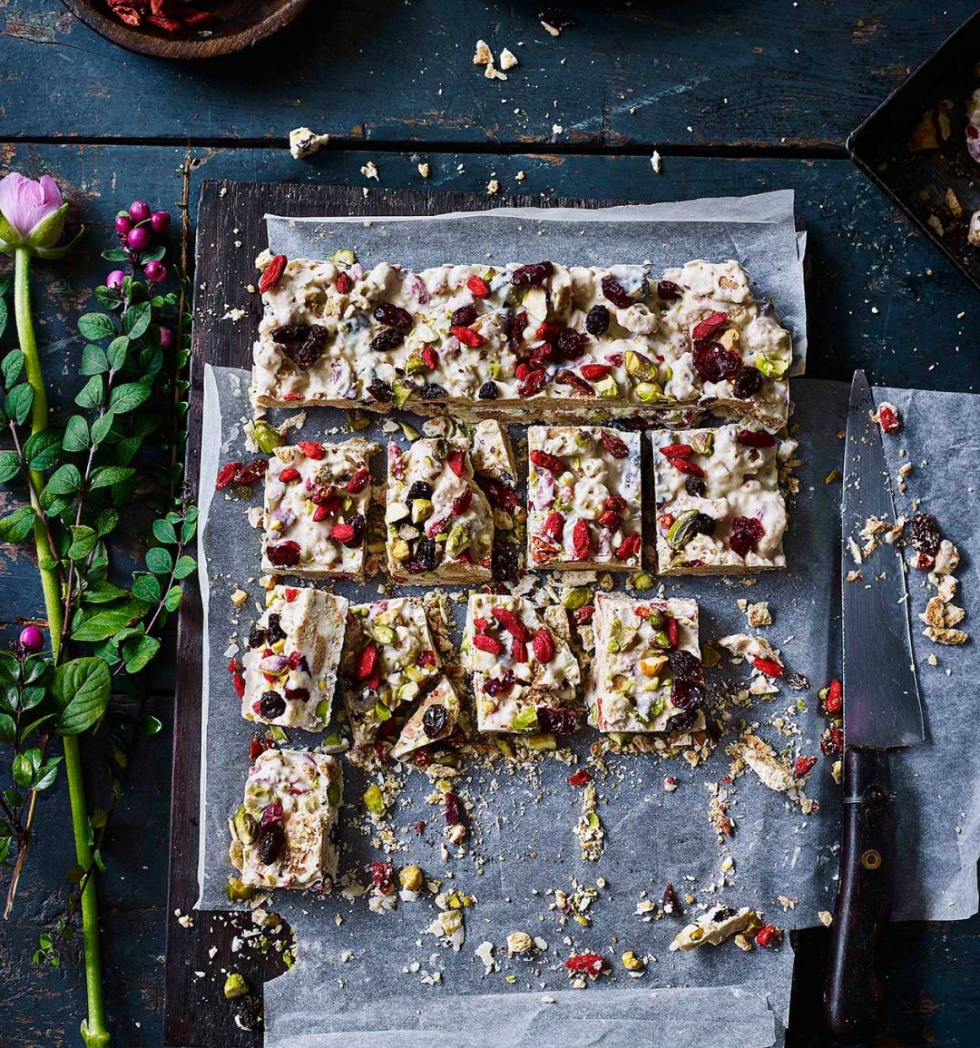 White chocolate and goji fridge cake