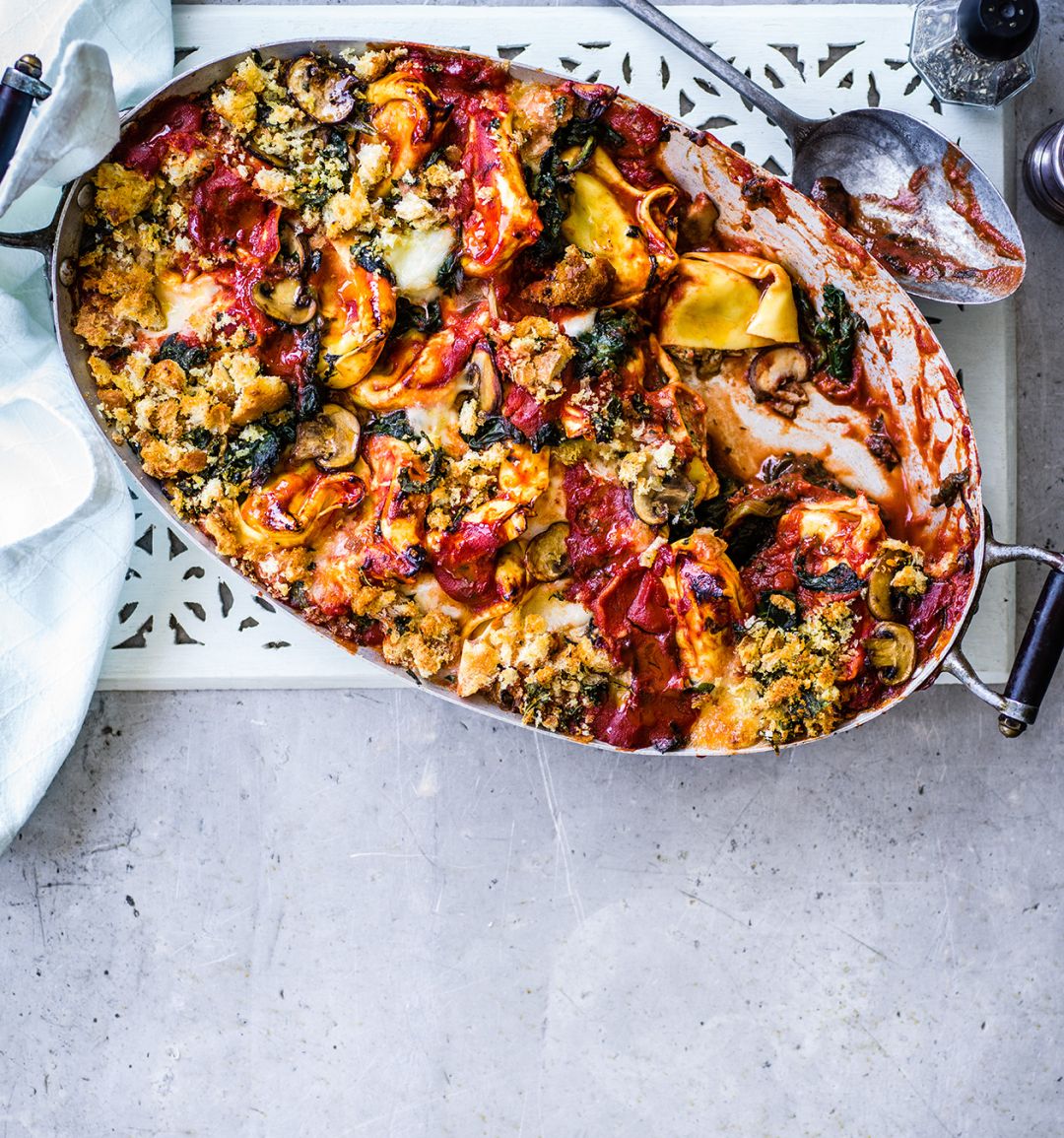 Mushroom and spinach tortelloni bake