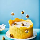 Honeycomb cake
