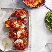 Baked sweet potatoes with chorizo chilli 