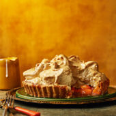 Peach meringue pie