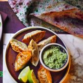 Crispy gyoza with spicy edamame dipping sauce 