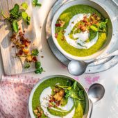 Vibrant watercress and pea soup with bacon crumbs