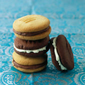 Chocolate and vanilla biscuit sandwiches