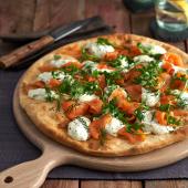 Smoked salmon and crème fraîche pizza
