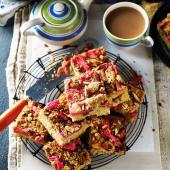 Rhubarb almond crumble traybake 
