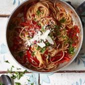 Tomato and pepper arrabbiata pasta