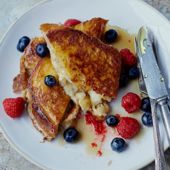 Stuffed banana and berry French toast