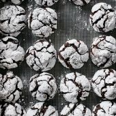 Brownie crinkle cookies 