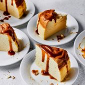 Japanese cheesecake with miso caramel