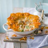 Chicken, ham and leek filo pie