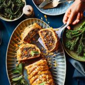 Spiced lamb and apricot plaited pie