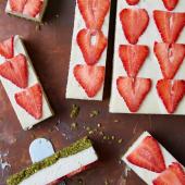 Raw vegan vanilla, strawberry and pistachio cheesecake
