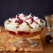 Raspberry and Prosecco trifle 