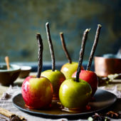 Spiced toffee apples 
