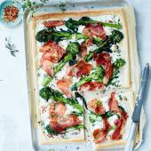 Broccoli, goats' cheese and prosciutto tart