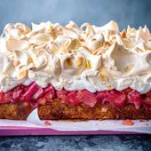 Rhubarb mess cake 