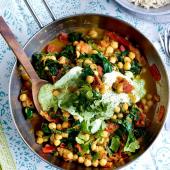 Fresh tomato, chickpea and spinach curry