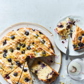 Lemon-blueberry muffin cake