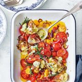 Cheese, bacon and tomato toastie traybake