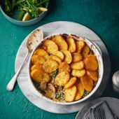 Creamy spinach and mushroom pie