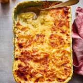 Creamy potato and leek gratin