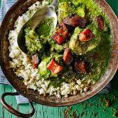 Fish and spinach curry with cauliflower ‘rice’ and pistachios 