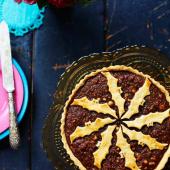 Spiced treacle and hazelnut tart 